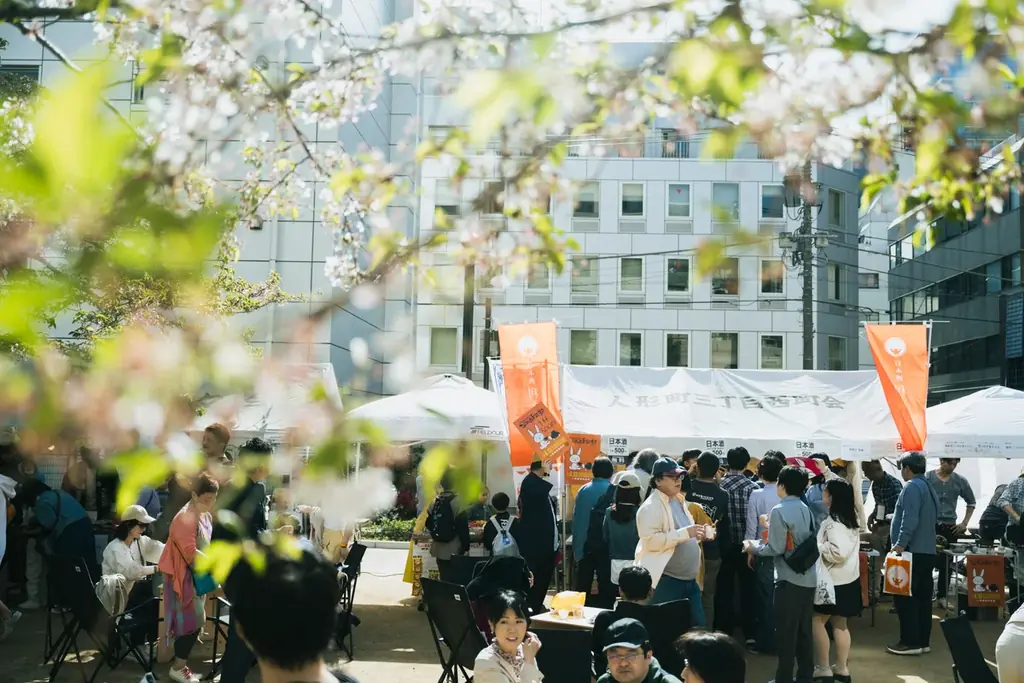 東京・日本橋エリアで、全国約50蔵の日本酒が味わえる“利き酒イベント”4月25日開催。ここ数年は約7,000名を動員し、今春で10回目の開催！フード販売、物販、イベント等が盛りだくさん。 画像 2