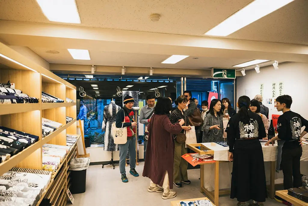 東京・日本橋エリアで、全国約50蔵の日本酒が味わえる“利き酒イベント”4月25日開催。ここ数年は約7,000名を動員し、今春で10回目の開催！フード販売、物販、イベント等が盛りだくさん。 画像 9