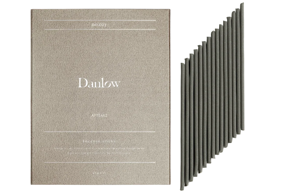 新生活の緊張を“ながら”でセルフケア。MyComfort × Danlowが贈る、1日5分の「香りとストレッチ」のリセット*時間。 画像 3