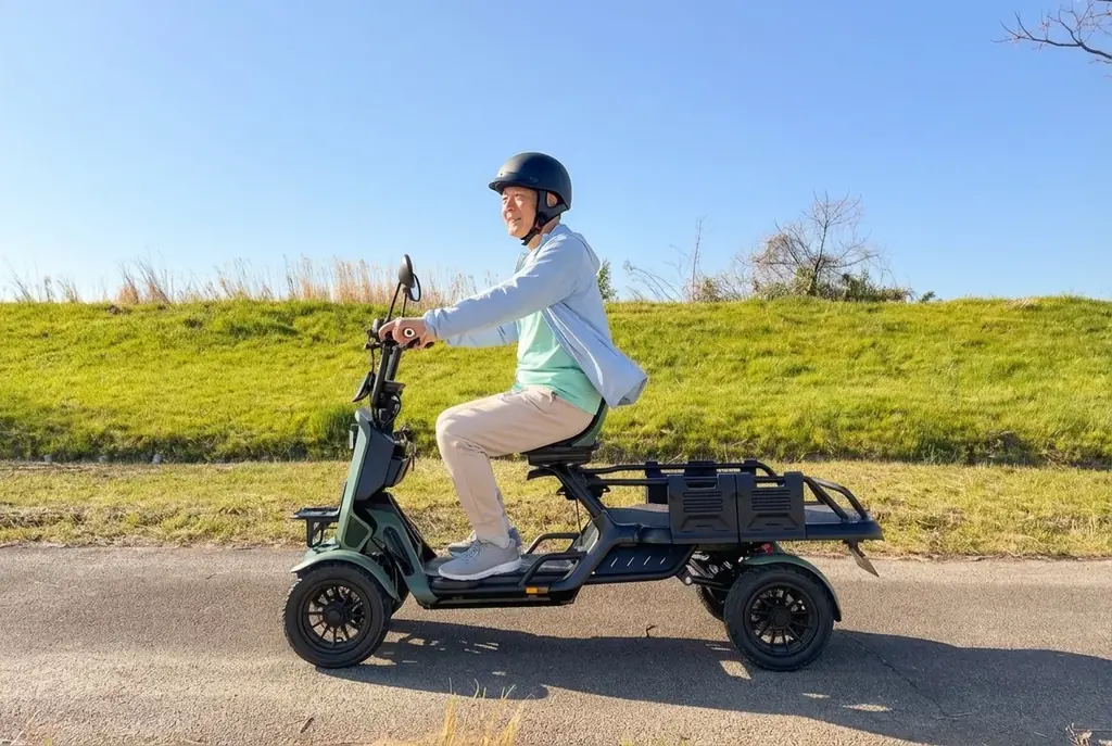 【ついに情報解禁】ブレイズ、「特定小型原動機付自転車」区分で当社初の4輪モデル「BLAZE e-CARGO（ブレイズ イーカーゴ）」を発売！ 画像 2