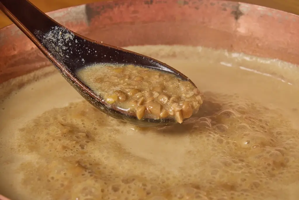 最高に美味しい“納豆しゃぶしゃぶ”こく旨納豆味噌スープとシンバイオティクス２０２６年４月１５日(水)　しゃぶしゃぶKINTAN代官山本店で販売開始 画像 2