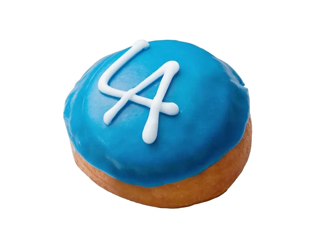 ロサンゼルスで大人気のドーナツショップ「ランディーズドーナツ」 日本初上陸1周年記念！日本限定商品が再登場！『ストロベリーチョコレートテキサス』『LAブルーカスタードクリーム レイズド』 画像 3