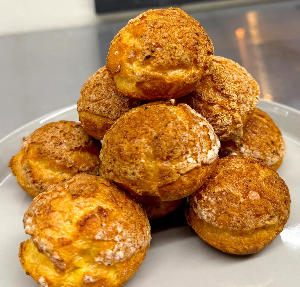 焼きたてプチシュークリーム&ミルクジェラート専門店『brulett（ブリュレット）』 北千里2026 年4 月14 日（火）グランドオープン！ 画像 1