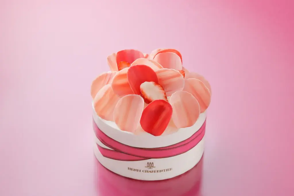 加熱せずに果樹園しぼりの生のいちご果汁をそのまま！アンリ・シャルパンティエから、ママ想いのやさしさを込めた母の日限定「母の日いちご」のフィナンシェギフトが新発売 画像 11