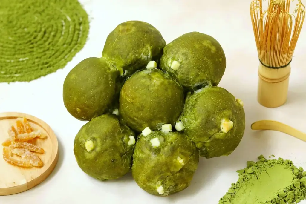 【森半とのコラボ再び！】京都の老舗ベーカリー「グランディール」より爽やかな柚子が香る『京生ちぎりパン～宇治の一番茶～』や抹茶に黒蜜ミルクを合わせたベーグルなど茶師監修の”一番茶”を使用したパンを新発売 画像 3