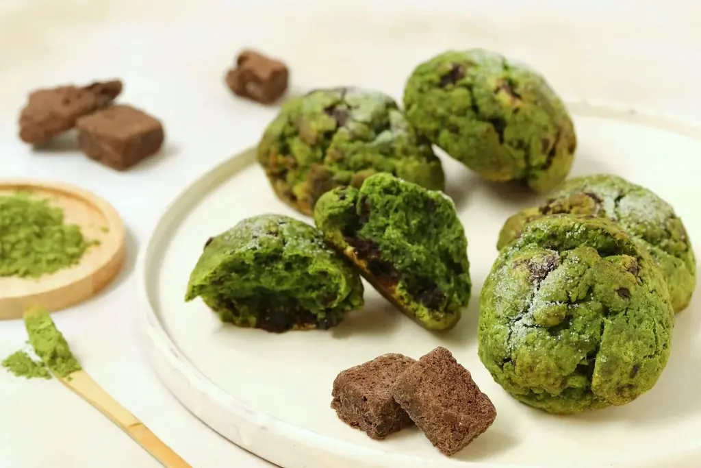 【森半とのコラボ再び！】京都の老舗ベーカリー「グランディール」より爽やかな柚子が香る『京生ちぎりパン～宇治の一番茶～』や抹茶に黒蜜ミルクを合わせたベーグルなど茶師監修の”一番茶”を使用したパンを新発売 画像 6