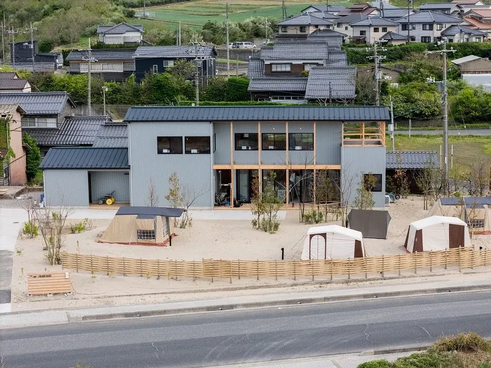 海とサウナを独り占めできる『大人のサロン』へ。絶景アウトドア施設「イワドベース」が完全リニューアル！【入場料1,100円→当面無料】の記念キャンペーンを実施 画像 1