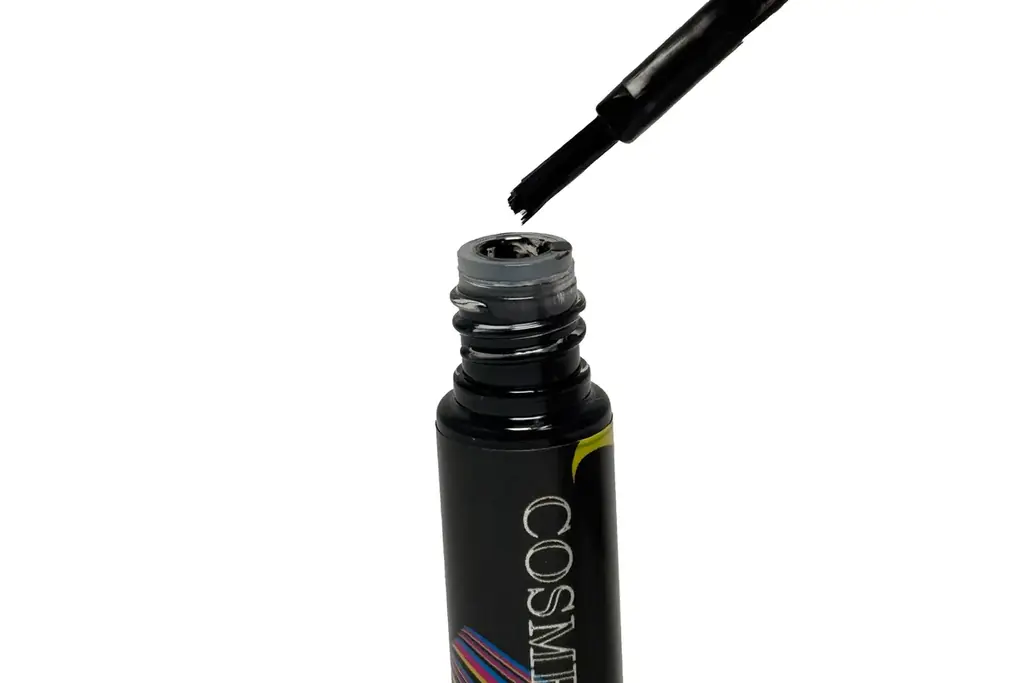 歯を黒にメイクする、新しい表現。“陰影”と“アクセント”で表情をデザインする歯の化粧品を新発売! 画像 3