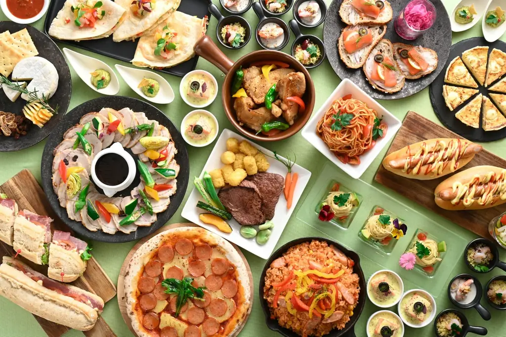 【リーガロイヤルホテル広島】苺がテーマのスイーツビュッフェ第3弾。サッカー世界大会開催国の料理も登場『世界の味わいビュッフェ』を開催 画像 2