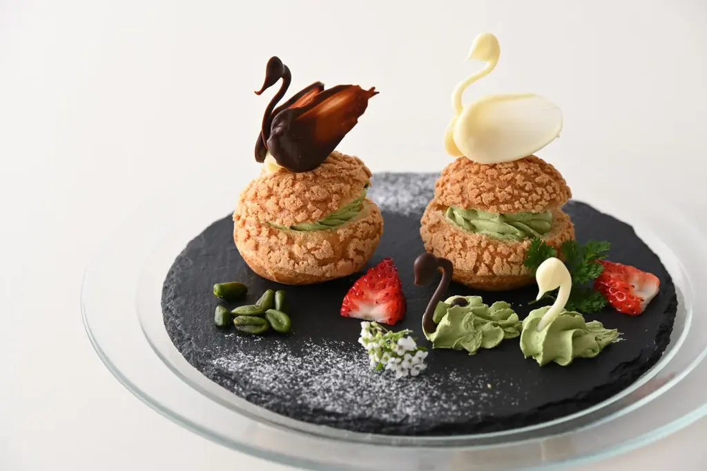 【リーガロイヤルホテル広島】苺がテーマのスイーツビュッフェ第3弾。サッカー世界大会開催国の料理も登場『世界の味わいビュッフェ』を開催 画像 4