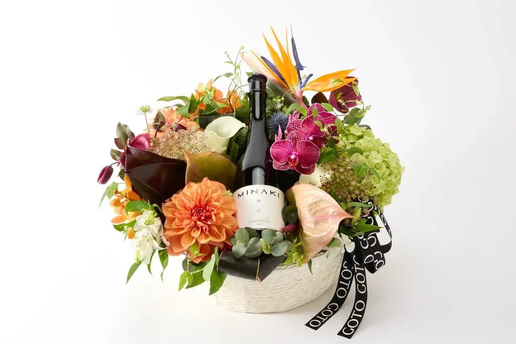 日本酒MINAKIとゴトウフローリストが贈る、2026年母の日のための特別なフラワーギフトを限定販売 画像 4