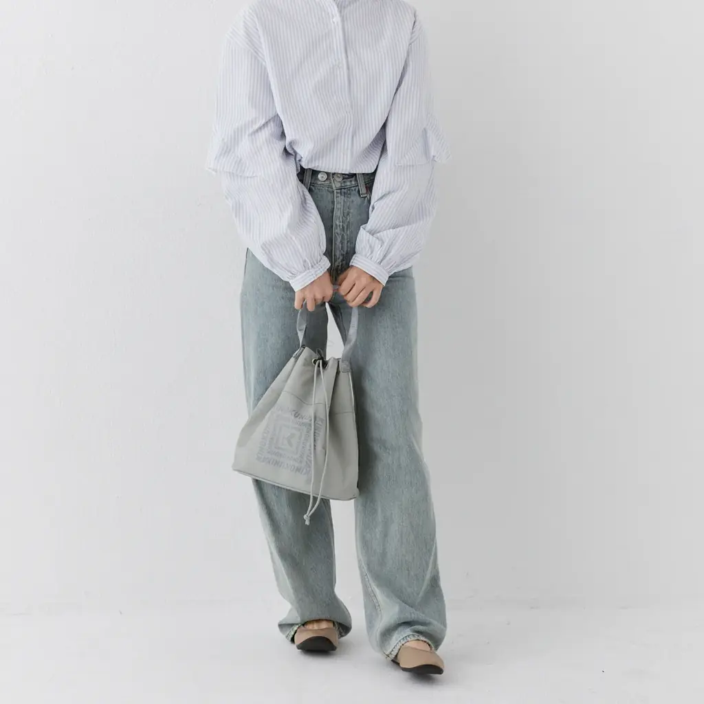 【紀ノ国屋】上質なツヤ感が魅力「綿ボンディング保冷巾着バッグ」３色展開で新登場！ 画像 2