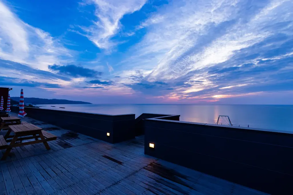 【出雲観光の新スポット】海を望むパーキングエリアがリニューアル——絶景カフェ＆ピッツァ「LOCALE」＆無料パークエリア、4月25日（土）オープン 画像 5