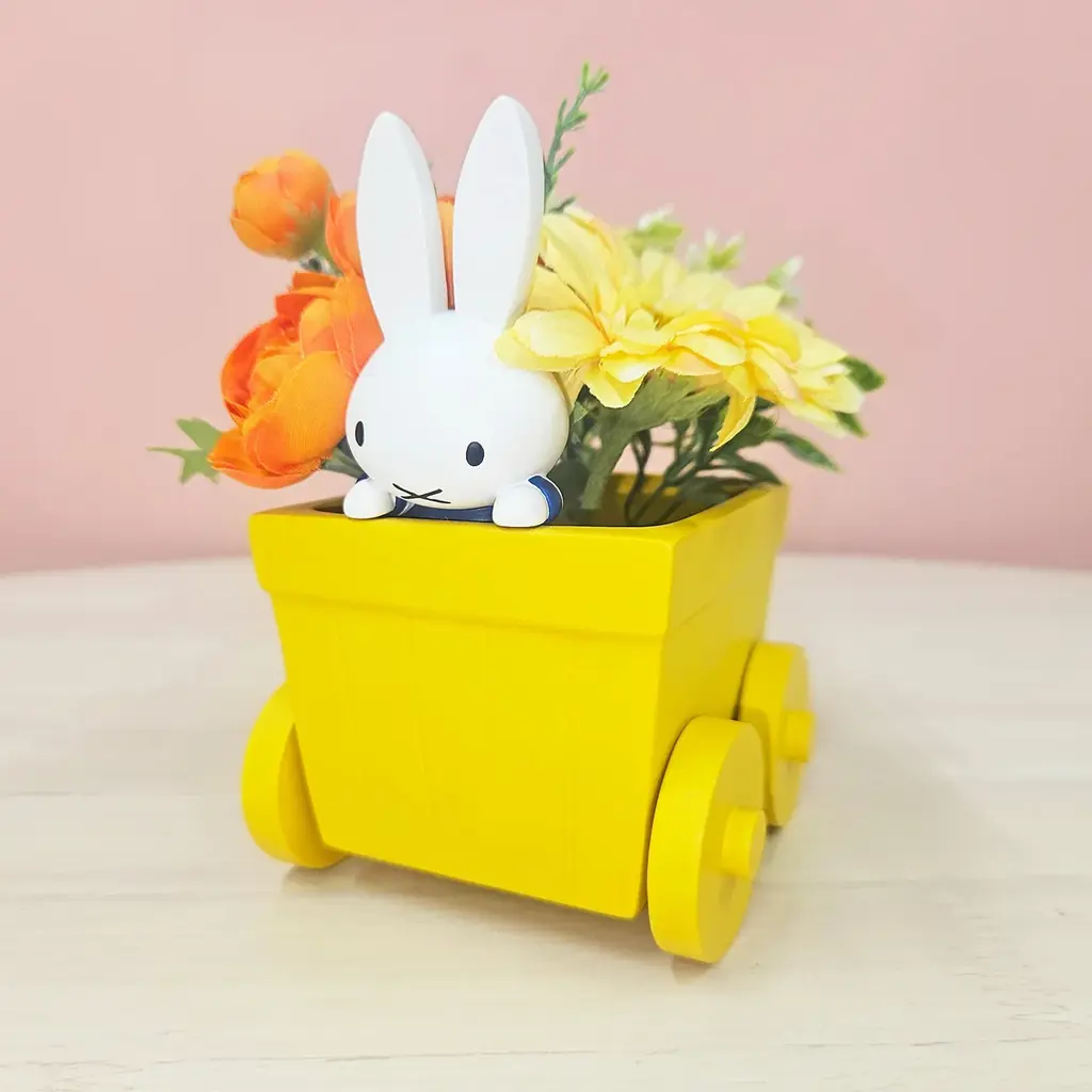 人気絵本ミッフィーのお花屋さん「フラワーミッフィー」にて2026年4月24日(金)より、母の日のギフトにおすすめなプランターや家族でおそろいにできるタンブラーなど新商品が順次登場！ 画像 4