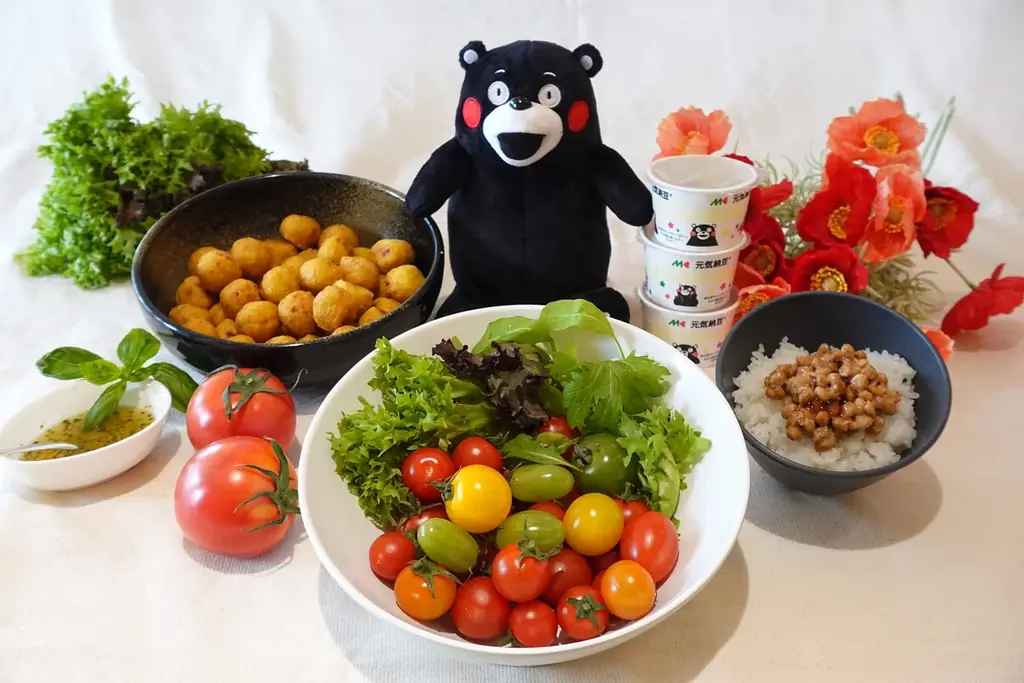 【WHGホテルズ】“お仕事モード”のくまモンの日常をのぞき見しよう！　コラボレーションルーム「熊本県営業部長のスペシャルルームだモン！」が誕生　『くまモン WHGホテルズに出張中！』 画像 4