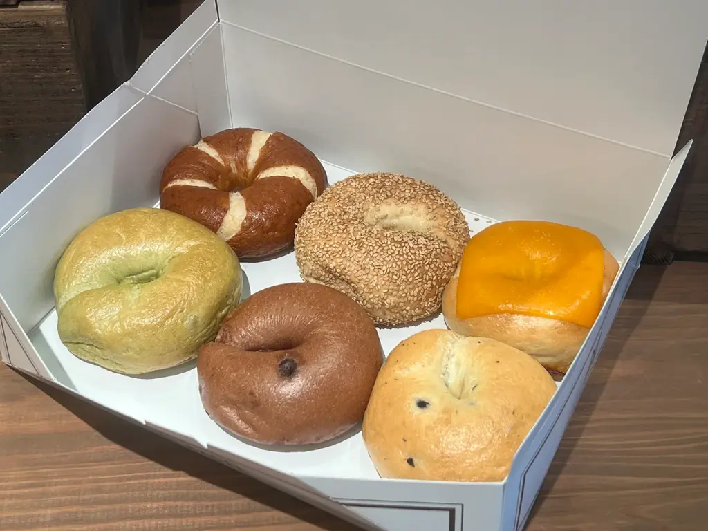 連日完売のベーグルブランド「Mrs.BAGEL」町田店のグランドオープン日を4月25日に変更-想定を上回る反響を受け準備期間を延長- 画像 2