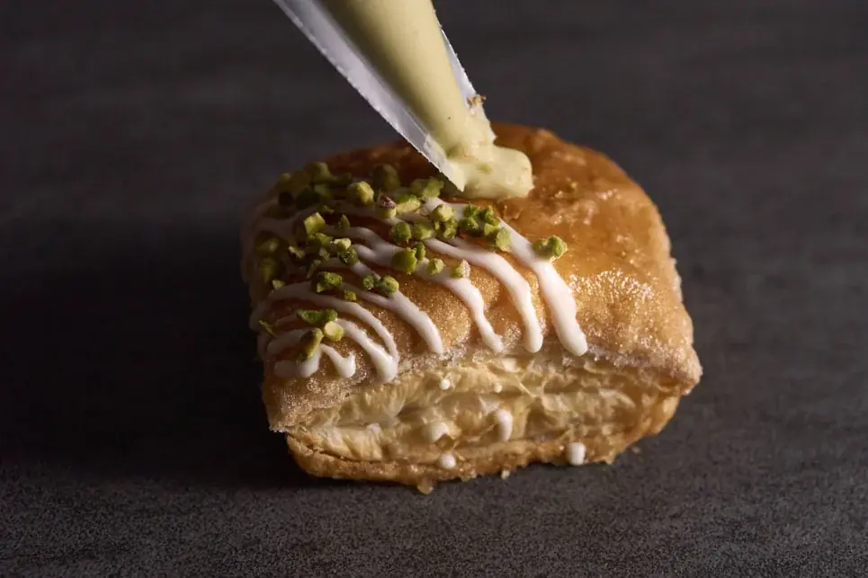 【新作！】アールグレイ専門店が作る、キャラメリゼ＆バター香るザクザク食感を楽しむ「生カスタードパイ」を「日本全国じゃじゃじゃグルメフェア」にて期間限定販売！ 画像 5