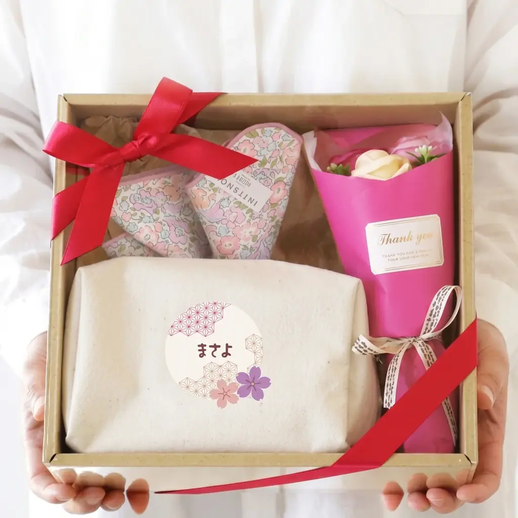 【ココロを贈る 名入れギフトOkulu】かわいすぎない母の日という新提案。落ち着いた大人の女性に贈る「なごみ花づくしギフト」新発売 画像 2