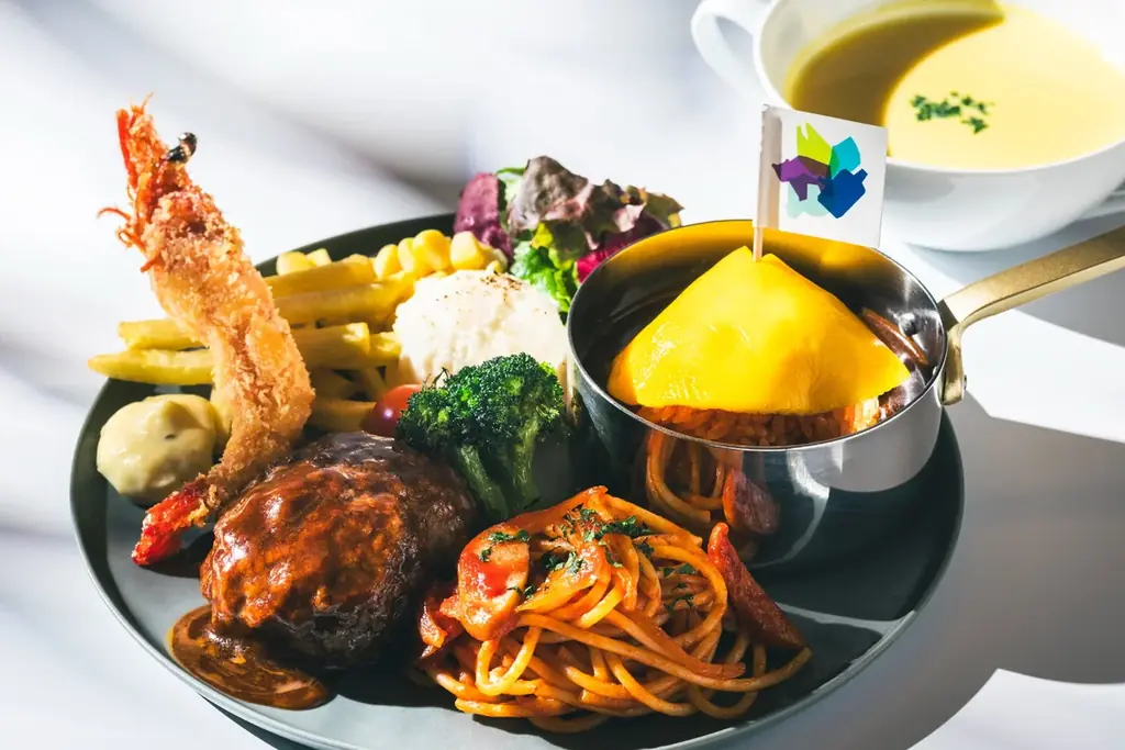 札幌で「自分が小さくなった」ような錯覚体験！？高さ25cmのショートケーキや30cmの巨大スプーンで童心に返る、新感覚の”没入型”スイーツブッフェ開催！ 画像 5