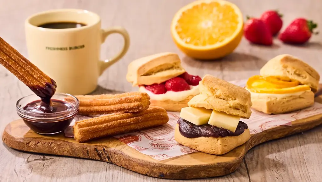 4/22発売｜マンゴー＆クリームチーズのスコーンサンド