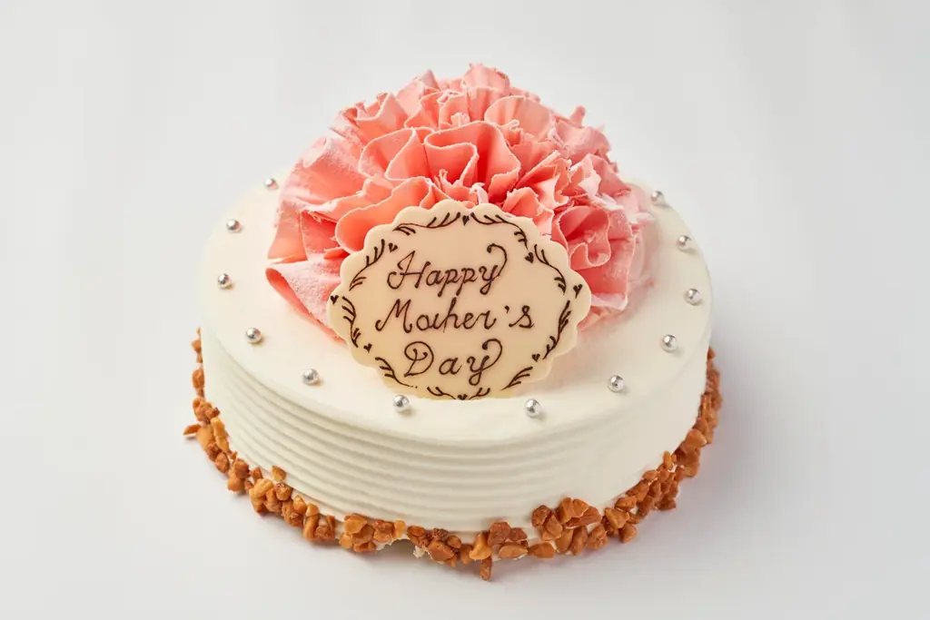 母の日に、感謝を託す一品。セルリアンタワー東急ホテルが贈る、チョコレートカーネーションをあしらったケーキ「ガトーママン」を2026年5月9日(土) ・ 5月10日(日)の2日間限定販売 画像 1