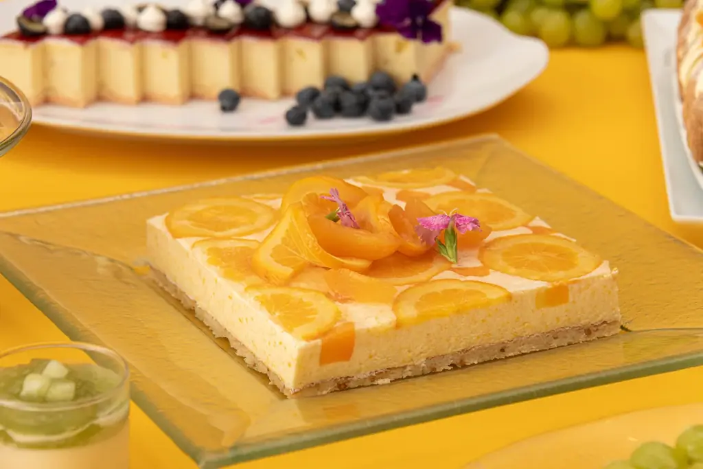 ホテル アゴーラ 大阪守口　マンゴーやメロンなど10種のフルーツに埋もれる　フルーティースイーツ＆ランチディナービュッフェ開催 画像 4