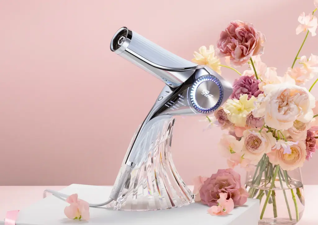 あふれる感謝を、あなたへ。 ReFaの輝きとともに、想いをブーケのように束ねて。 “SPRING CAMPAIGN 2026” より、母の日キャンペーン実施中！ 画像 5