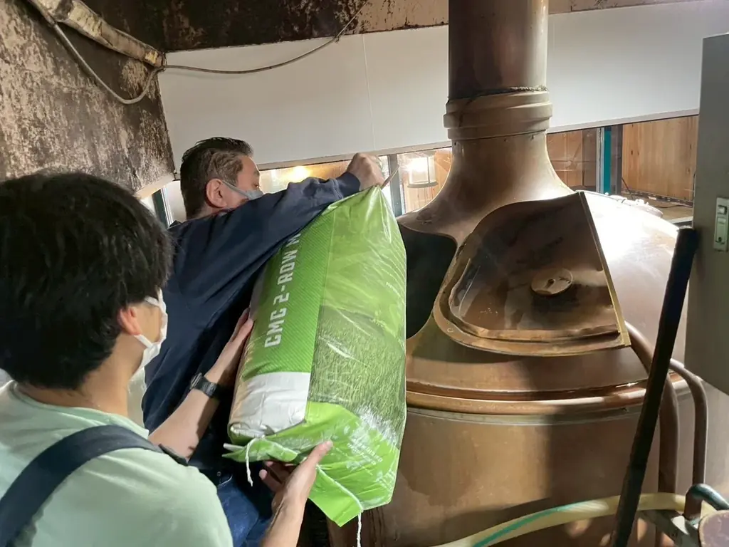 横浜・山下公園の「景色」を味わう一杯。ザ・ワーフハウス山下公園から、横浜ビールと共同開発したオリジナルビール『SUNRISE PARK ALE』2026年4月21日（火）誕生 画像 3