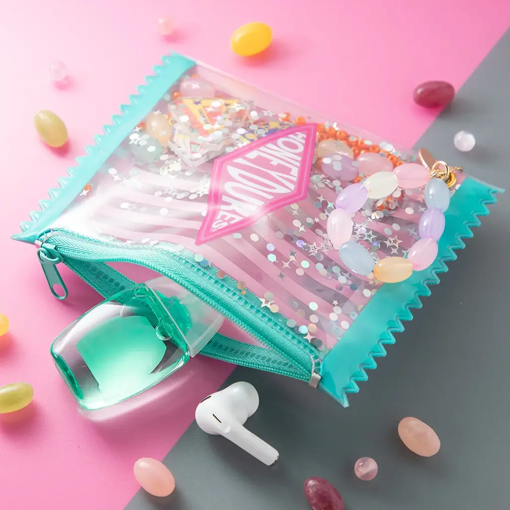 2026年4月24日(金)より「ハリー・ポッター　マホウドコロ」にて、ホグワーツ魔法魔術学校の生徒に人気の、ホグズミード村に店を構えるお菓子屋さん「ハニーデュークス」モチーフの新商品が登場！ 画像 7