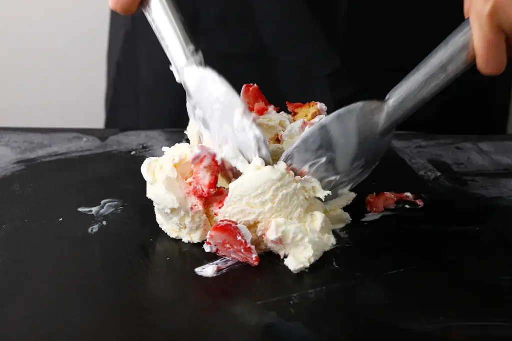 【 たこ焼の後は、シャリふわの幸せ。 】銀だこ×コールドストーン共同開発『メロンクリームソーダ』4/24（金）発売決定！ 画像 5