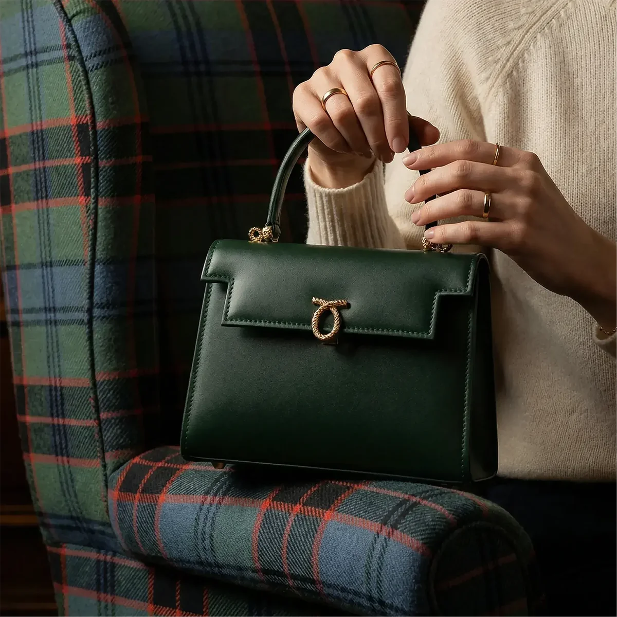 【生誕100周年記念】英国エリザベス2世女王へ捧げる希少な限定アイテムが登場。4月17日（金）より数量限定で順次発売開始 画像 3