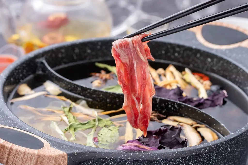 馬肉と漢方でからだ整える鍋『KONOSAKU』〜 かわいいピンクに秘められた、本格和漢食材の実力 〜 画像 4