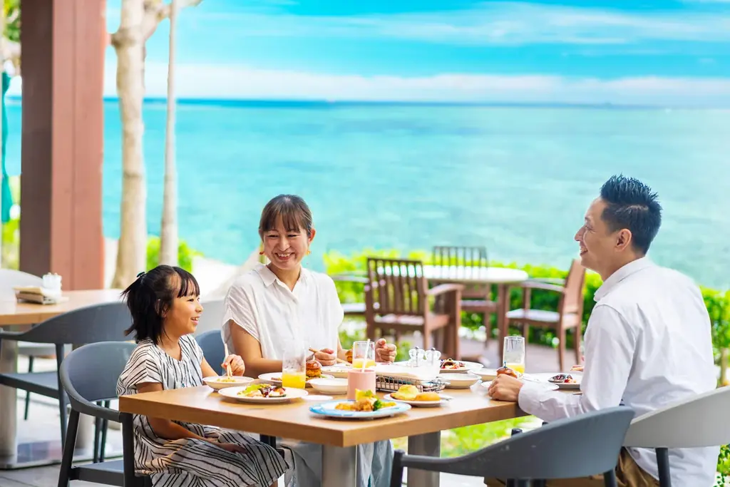 ルネッサンス リゾート オキナワ【こどもの日・母の日・父の日】海を望むレストランでランチブッフェイベント開催 画像 3