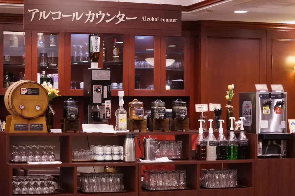 【函館／湯の川温泉】自分で注ぐ“セルフ日本酒バー”が登場！好きなだけ、少しずつ北海道の地酒を気軽に飲み比べ 画像 2