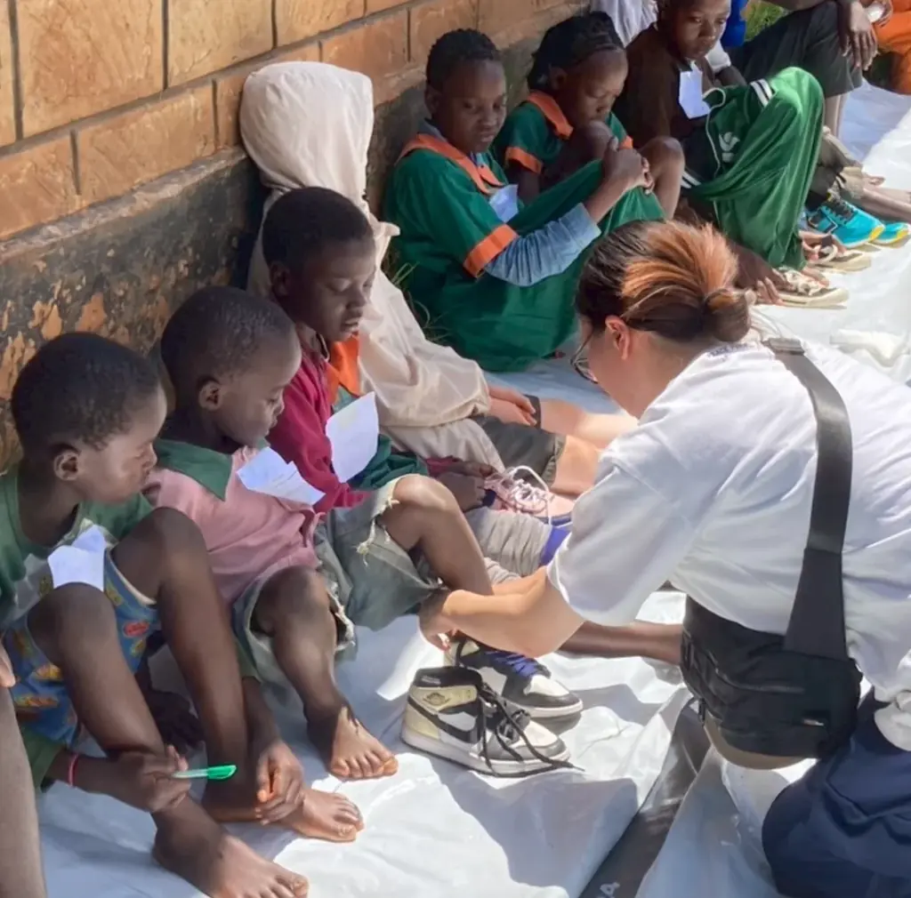 またサッカーができるように。ケニアの人々の足をスナノミ症から守る「第2回 SAFE FEET PROJECT」を2026年4月末に実施予定。 画像 2