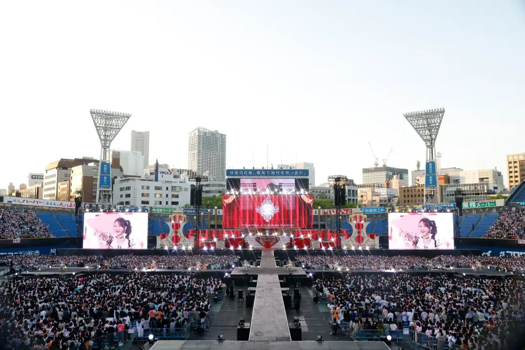 ＝LOVE　結成8周年を記念し、＝LOVE 8周年ツアー「＝LOVE 8th ANNIVERSARY PREMIUM TOUR」FINAL in 横浜スタジアムを開催！！2日間で約7万人を動員！ 画像 2