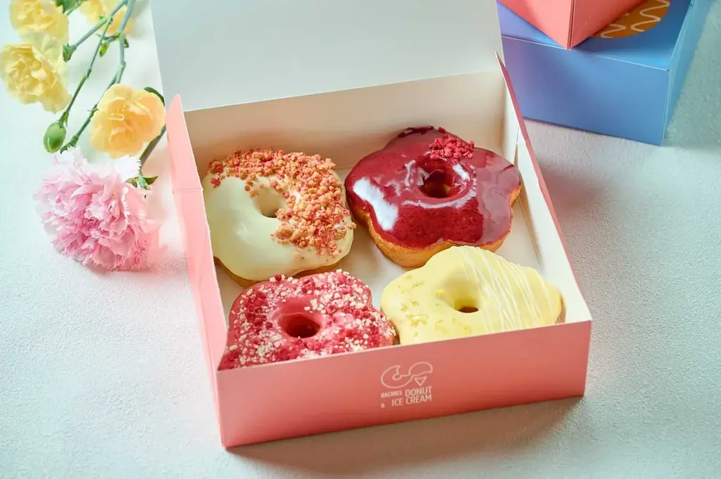 【RACINES DONUT】母の日に贈る花のようなドーナツ「フルールドーナツ」4種を発売。華やかな見た目とやさしい味わいの限定商品 画像 1