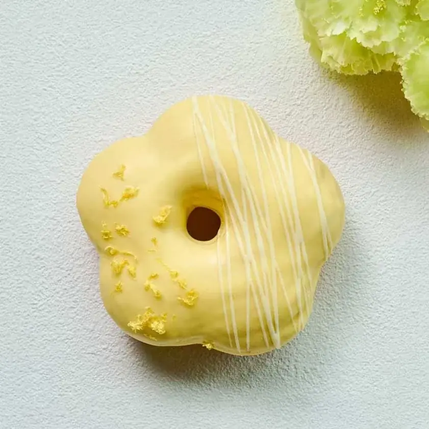 【RACINES DONUT】母の日に贈る花のようなドーナツ「フルールドーナツ」4種を発売。華やかな見た目とやさしい味わいの限定商品 画像 3