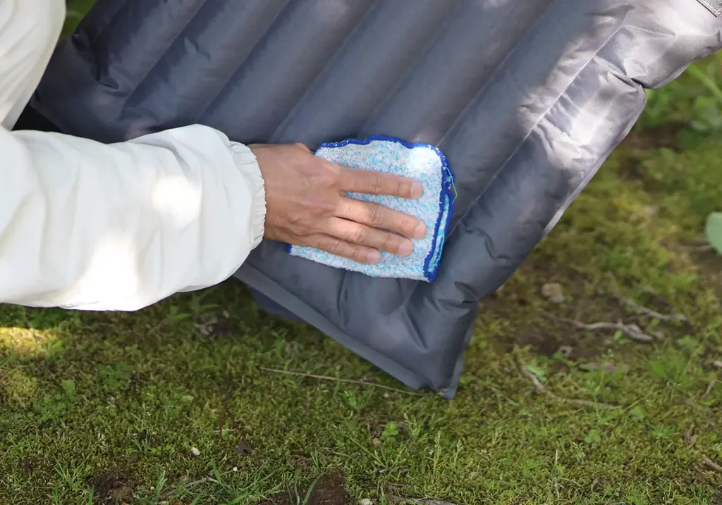 【昨年わずか1ヶ月で完売！】お出かけシーズンの「腰やお尻が痛い…」を解決する救世主！空気でふくらむ極上の特等席 画像 12