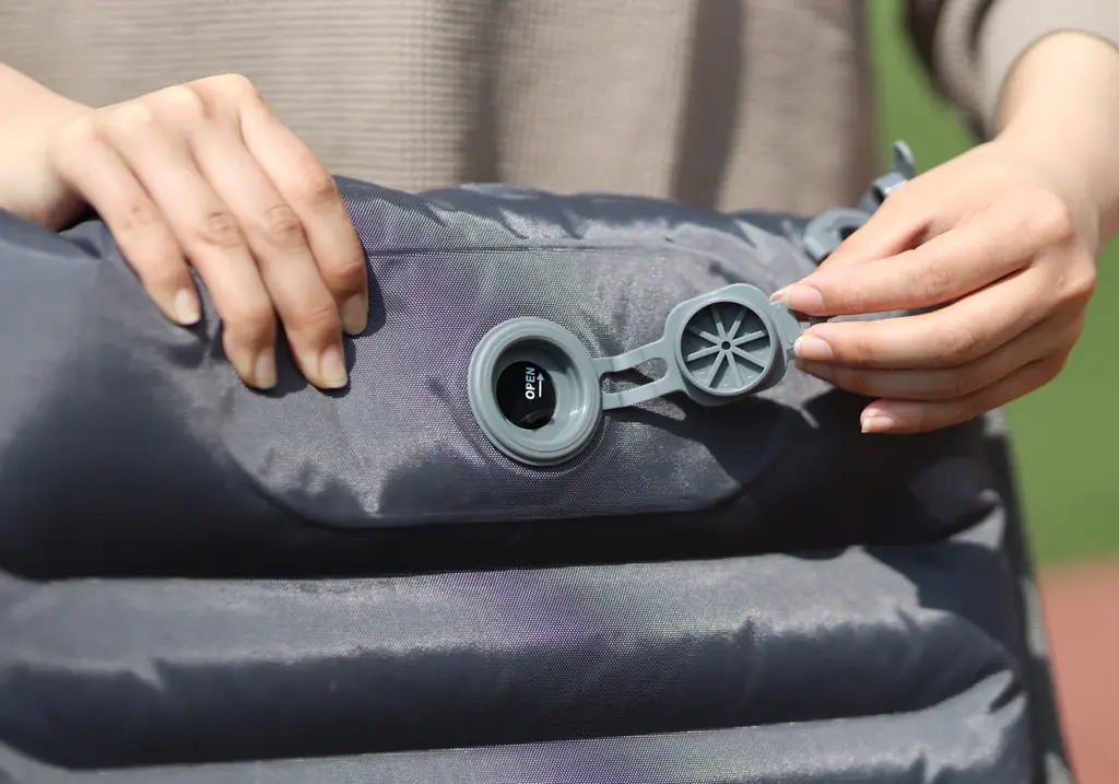 【昨年わずか1ヶ月で完売！】お出かけシーズンの「腰やお尻が痛い…」を解決する救世主！空気でふくらむ極上の特等席 画像 9