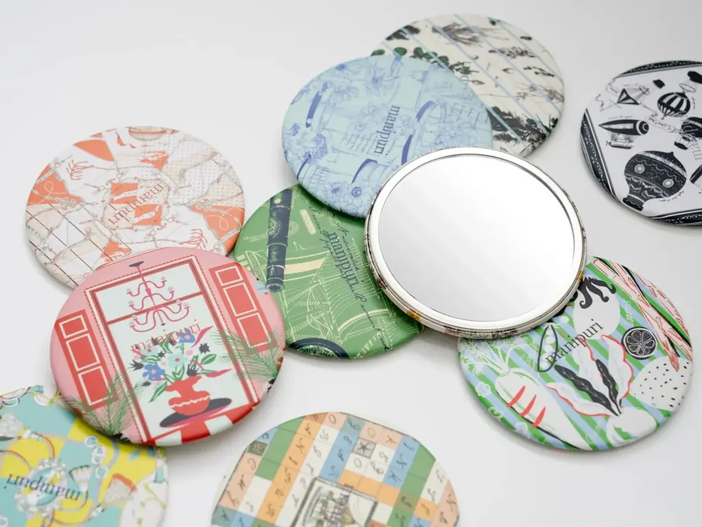 【マニプリ】阪急うめだ本店で初のポップアップイベントを4月22日(水)〜4月27日（月）に開催。GWのおでかけ計画に役立つ、マニプリのスカーフ使いをご提案いたします。 画像 10