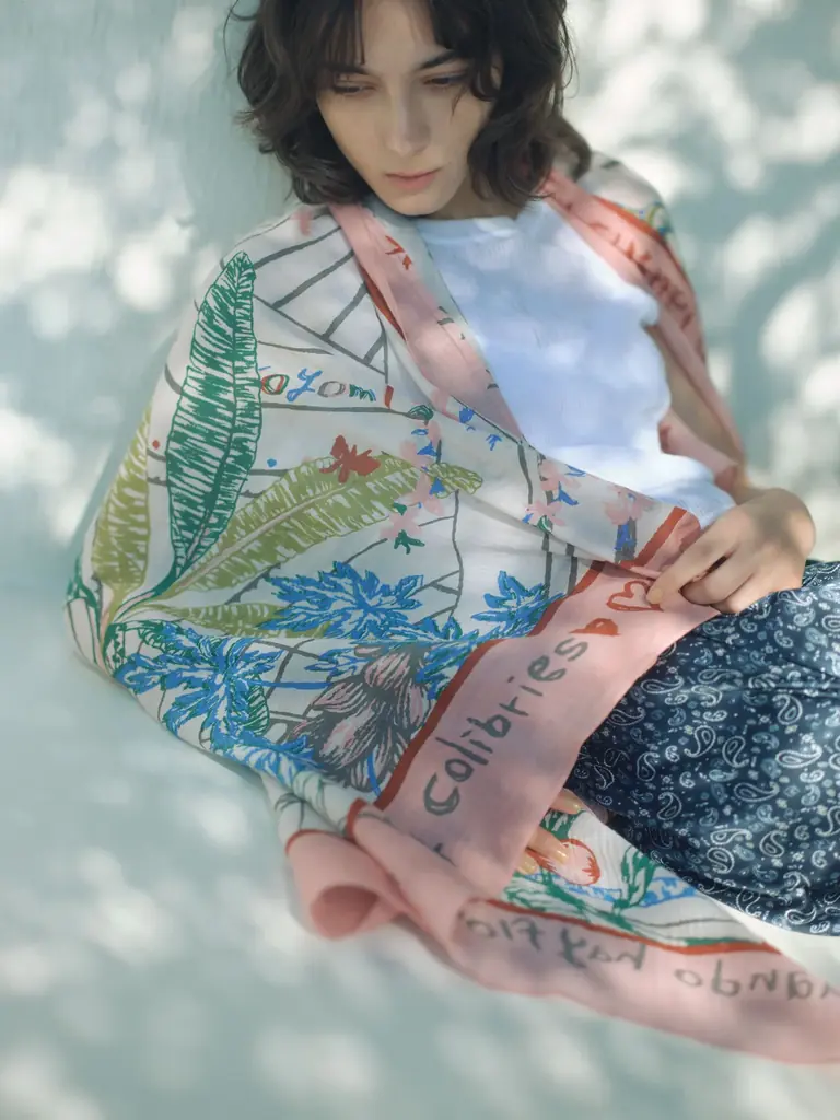 【マニプリ】阪急うめだ本店で初のポップアップイベントを4月22日(水)〜4月27日（月）に開催。GWのおでかけ計画に役立つ、マニプリのスカーフ使いをご提案いたします。 画像 2