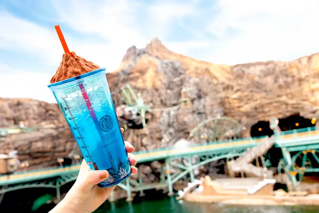 東京ディズニーシー(R)25周年“スパークリング・ジュビリー”開催中！東京ディズニーシーの8つのテーマポートの魅力や25年間の歴史がつまったグッズが5月25日（月）に新登場！ 画像 6