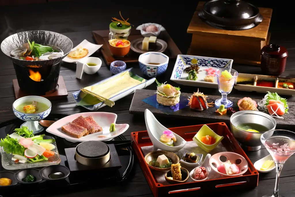 【奥湯河原温泉山翠楼SANSUIROU・源泉のお宿湯河原千代田荘】混雑を避けてお得に宿泊！ 画像 4