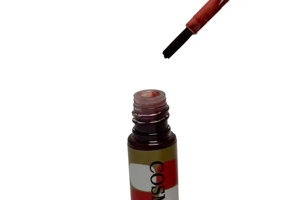 歯を赤にメイクする、新しい表現。“赤と白の対比”で口元にパターンをつくる歯の化粧品を新発売！ 画像 3