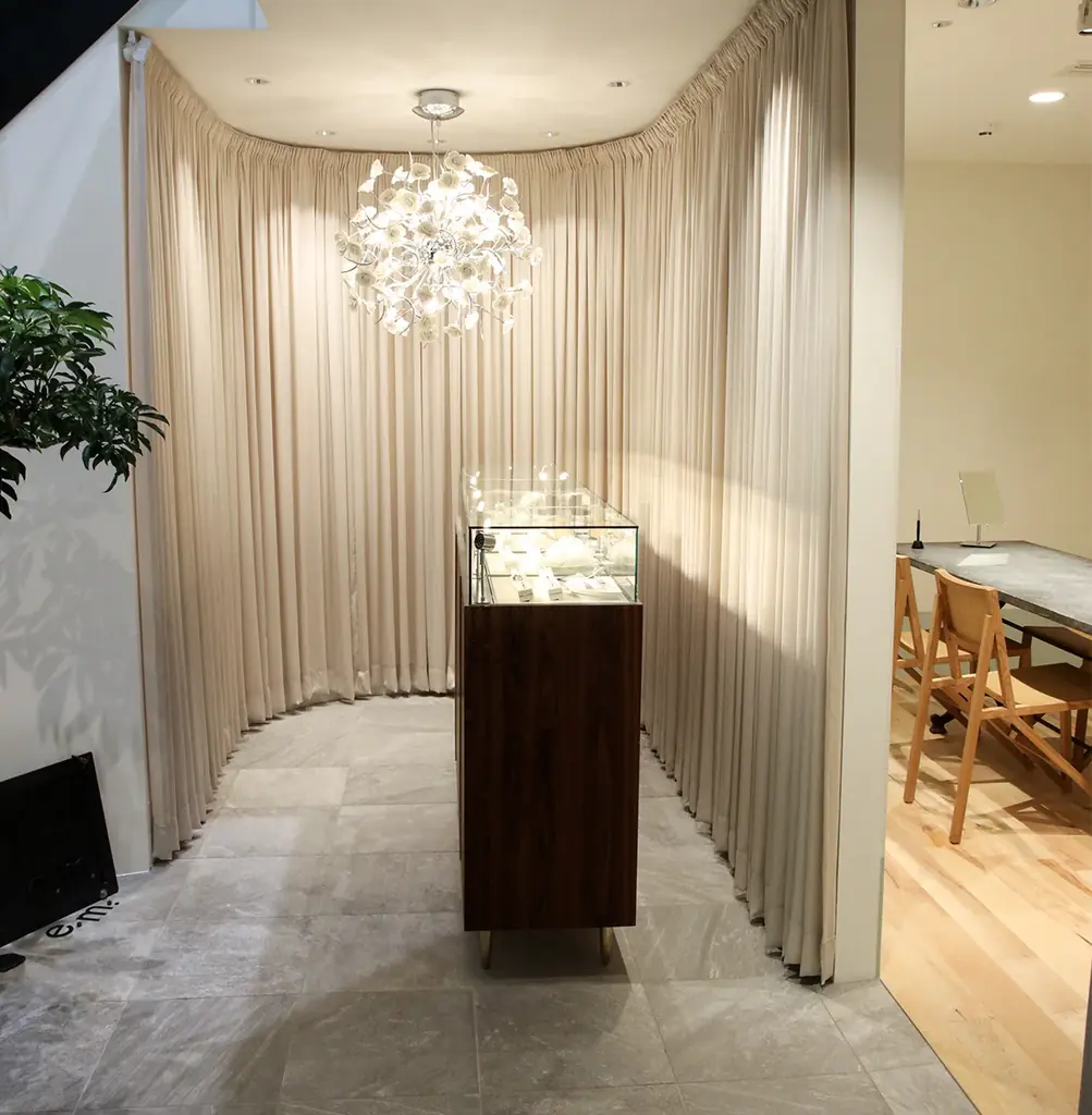 e.m.MARIAGE ブライダルサロンの試着・相談会。花嫁の幸福を願う”something blue”にまつわるサービスも。 画像 6