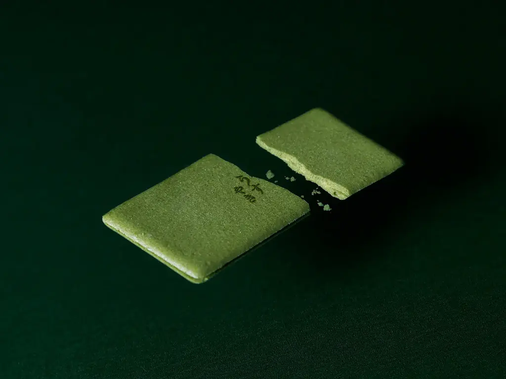 「茶の菓」20年の節目に新たな一枚。お濃茶のうま味をストレートに味わう「茶の菓 うすやき」2026年4月22日、新発売〈大丸京都店〉 画像 2