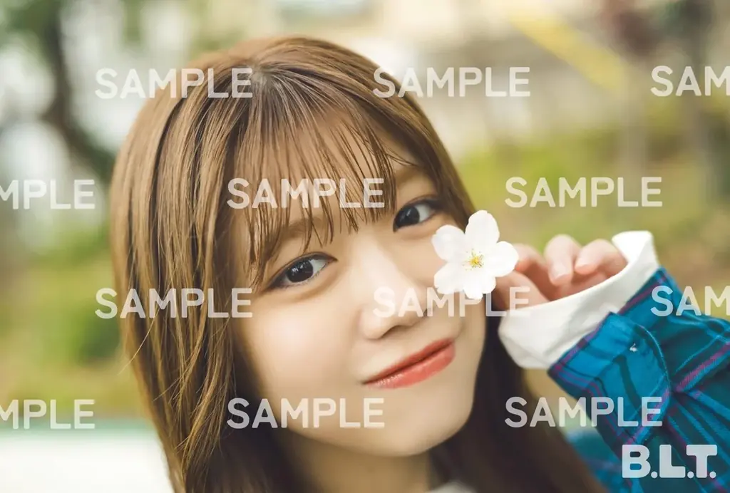 国立競技場ライブ直後、計35P約26,000字の大特集‼ 櫻坂46・山下瞳月が「B.L.T.6月号」の表紙・巻頭に登場！ 卒業を控える武元唯衣が裏表紙に登場&”国立”ライブレポも！ 画像 20