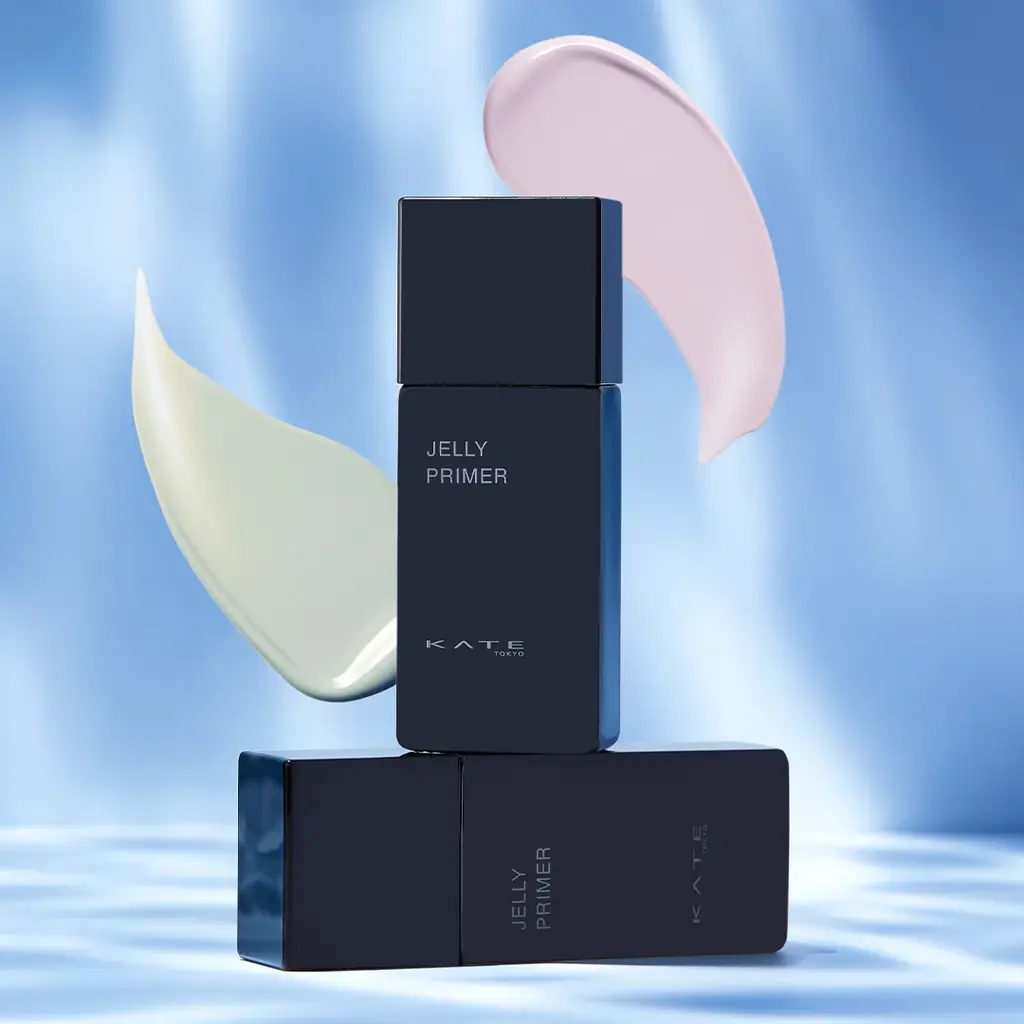 KATE「月夜の海月」からくずれにくい美容液リキッドファンデーション登場。乾燥もテカリも制する“新種”のジュレで、うるおいとどめ、１日中生ツヤ続く。 画像 18
