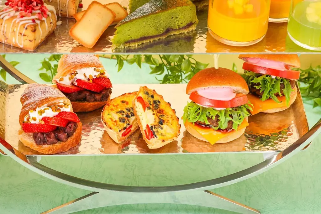 春の「いちご」も初夏の「マンゴー」も！新緑の季節に贈る“いいとこ取り”なご褒美アフタヌーンティー 画像 4